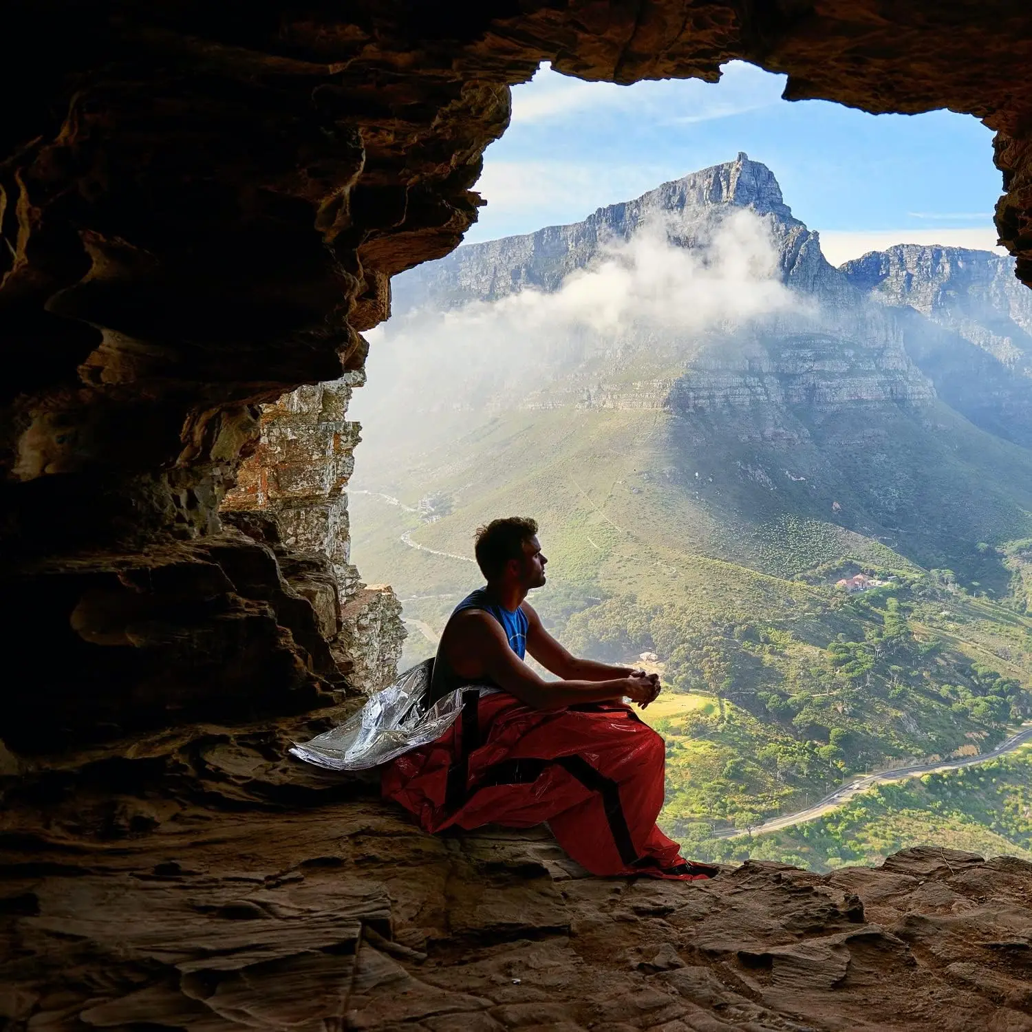 

Portable Waterproof Emergency Survival Sleeping Bag Outdoor Edc Camping Gear Thermal Sack First Aid Rescue Kit Mylar Blanket