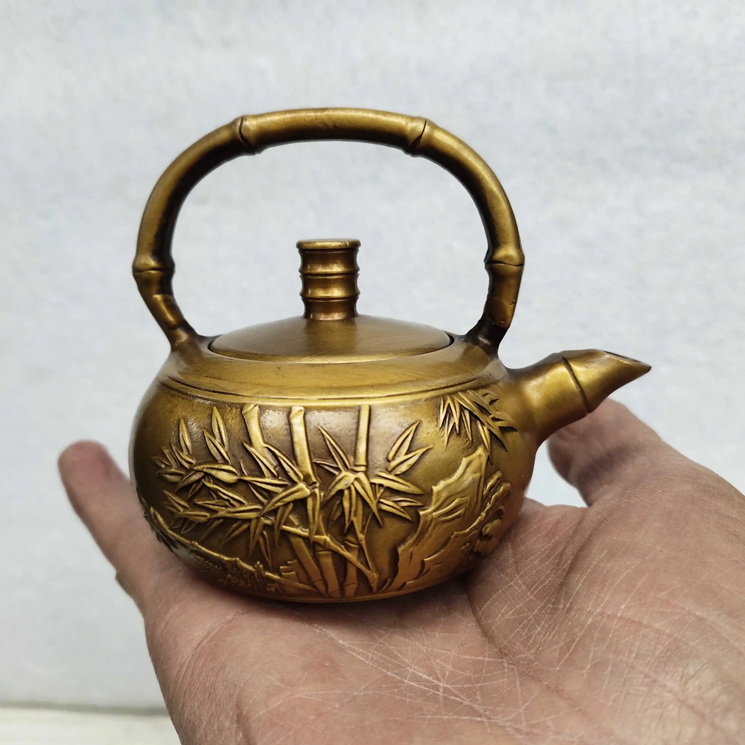 

Antique Bronze Ware Collection Brass Beam Bamboo Joint Pattern Wine Pot Tea Pot Hotel Decoration