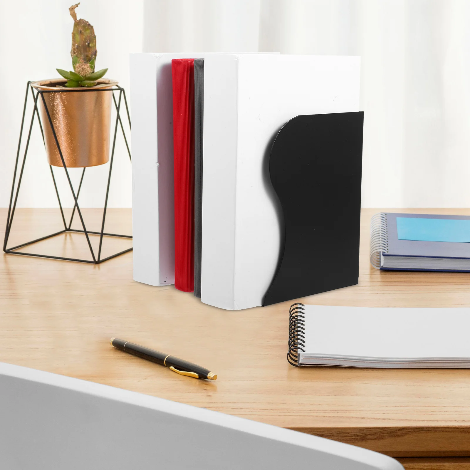 

Expandable Metal Bookend Adjustable Book Holder for Desk Desktop Bookshelf Retractable Book Shelf Holder for Cookbooks