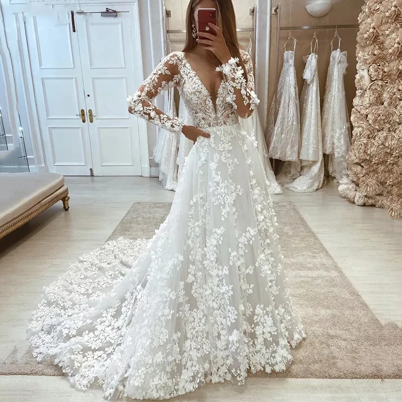 Abiti da sposa in pizzo con scollo a v profondo a-line Boho Appliques abiti da sposa principessa maniche lunghe fiori Vintage abito da sposa