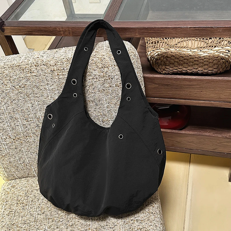

South KoreainsThe same style as popular niche bloggers' casual and laid-back large-capacity versatile nylon women's shoulder tot