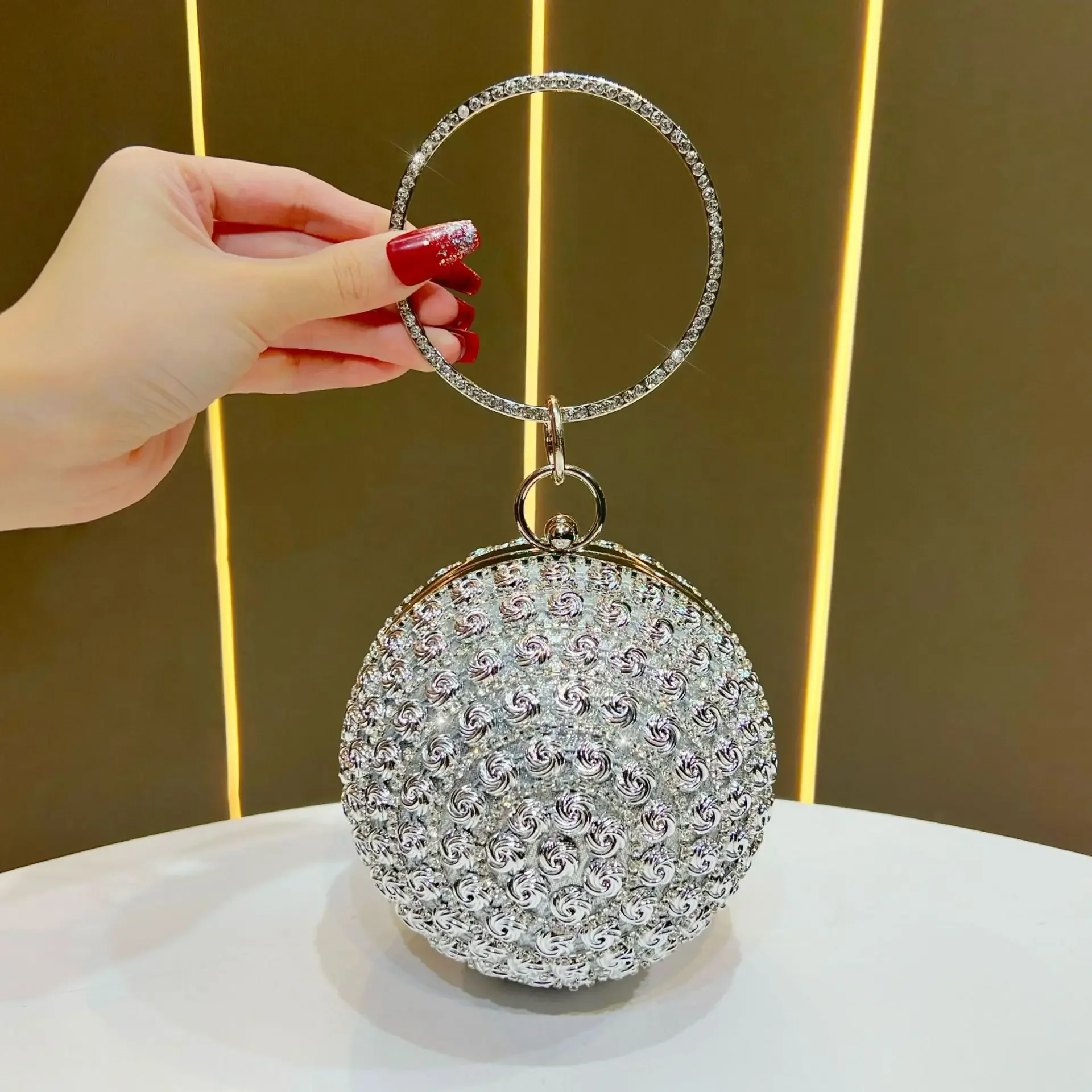 Women's Evening Bag Pearl Rhinestone Dinner Bag Spherical Tassel Banquet Fashion Handbag for Party Wedding Cocktail Party 4