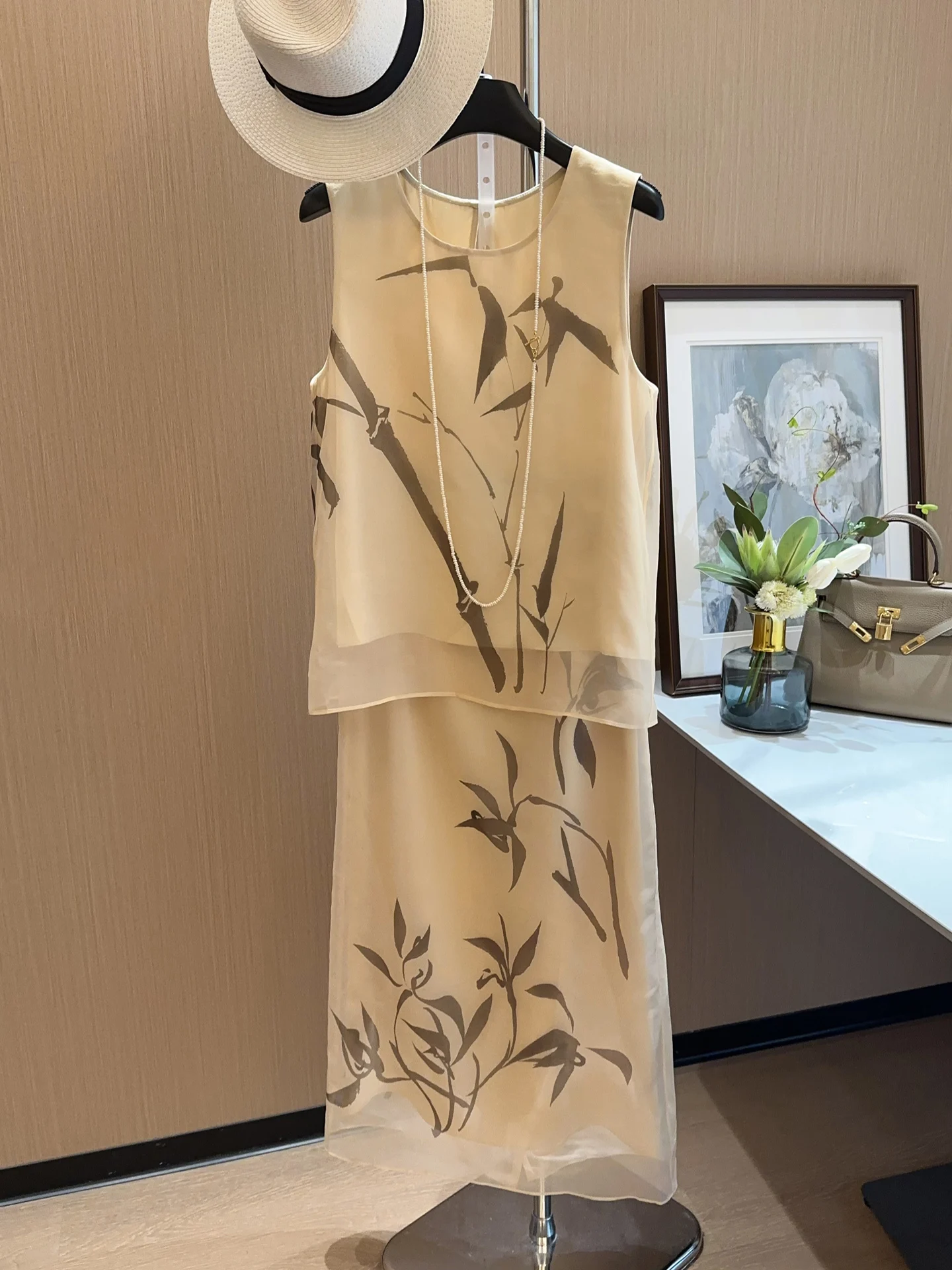 

Elegant Silk Ogees Sleeveless Shirt And Vest Two-Piece Set for Women Breathable Spring Fashion Casual Date Vacation Wear