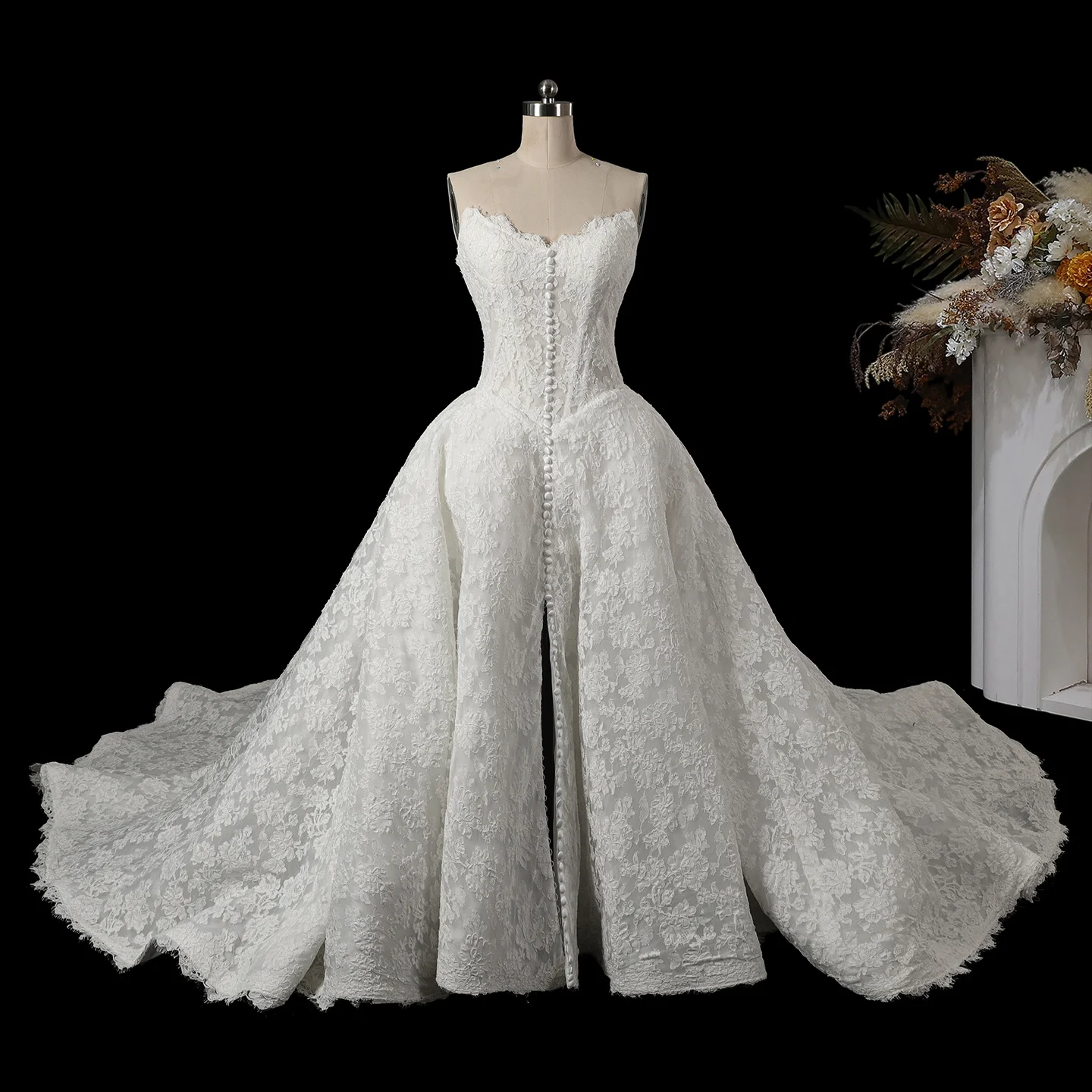Sheer Fairy Wedding Dresses Luxury Strapless A-Line Floral Lace Button Backless Elegant Bridal Gowns with Train SW742 Customized