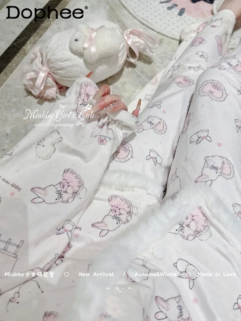 

Оригинальная тонкая бархатная пижама с длинными рукавами в японском стиле для милых девочек, комплект из трех предметов, новая зимняя мягкая повседневная домашняя одежда с милым принтом