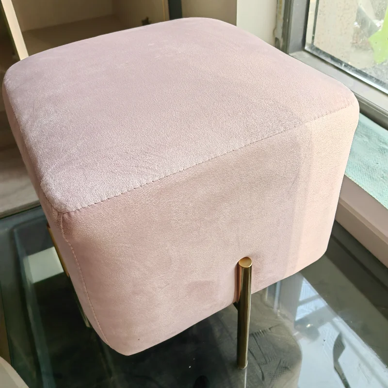 

Stools Nordic Light Luxury Wrought Iron Shoe Changing Stool Sofa Small Square Stool Modern Living Room Velvet Fabric Ottomans
