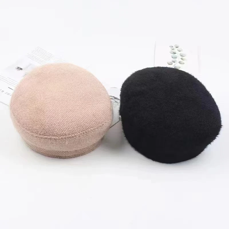 قبعة عسكرية قطيفة باللؤلؤ على الطراز البريطاني للنساء ، قبعة سوداء وبيضاء ، موضة ، شتاء