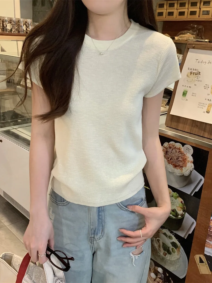 

Korean Sle ort Sve round Ne Thin Knitted irt Faionable Hollow out Design Spring Summer Commute Wind Ladies Top