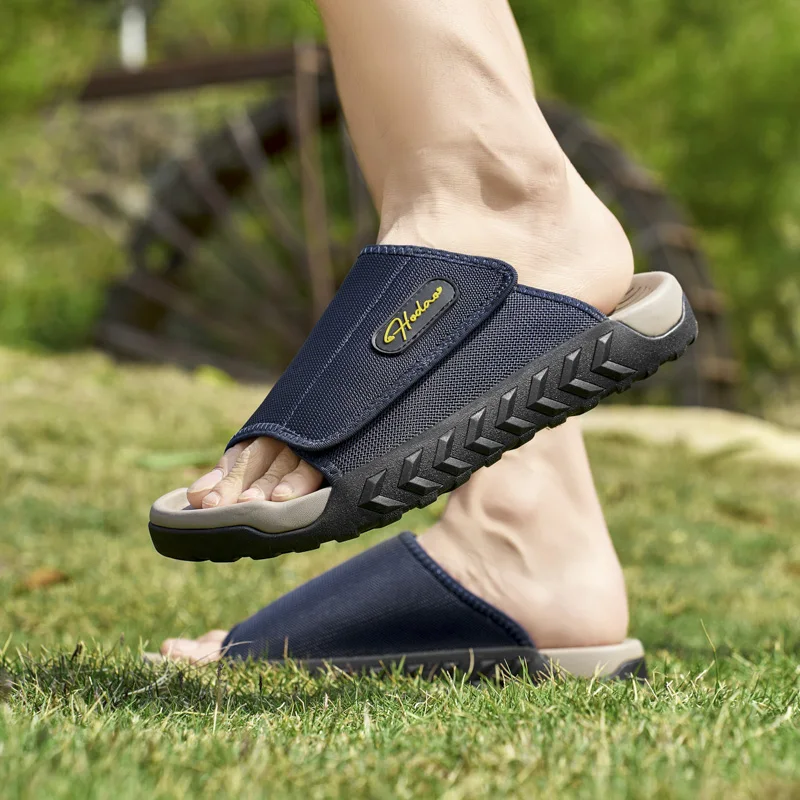 New Men Sports Slippers Outdoor Thick Bottom Breathable Slippers Beach Sandals Summer Casual Shoes Men Comfortable Slippers view 5