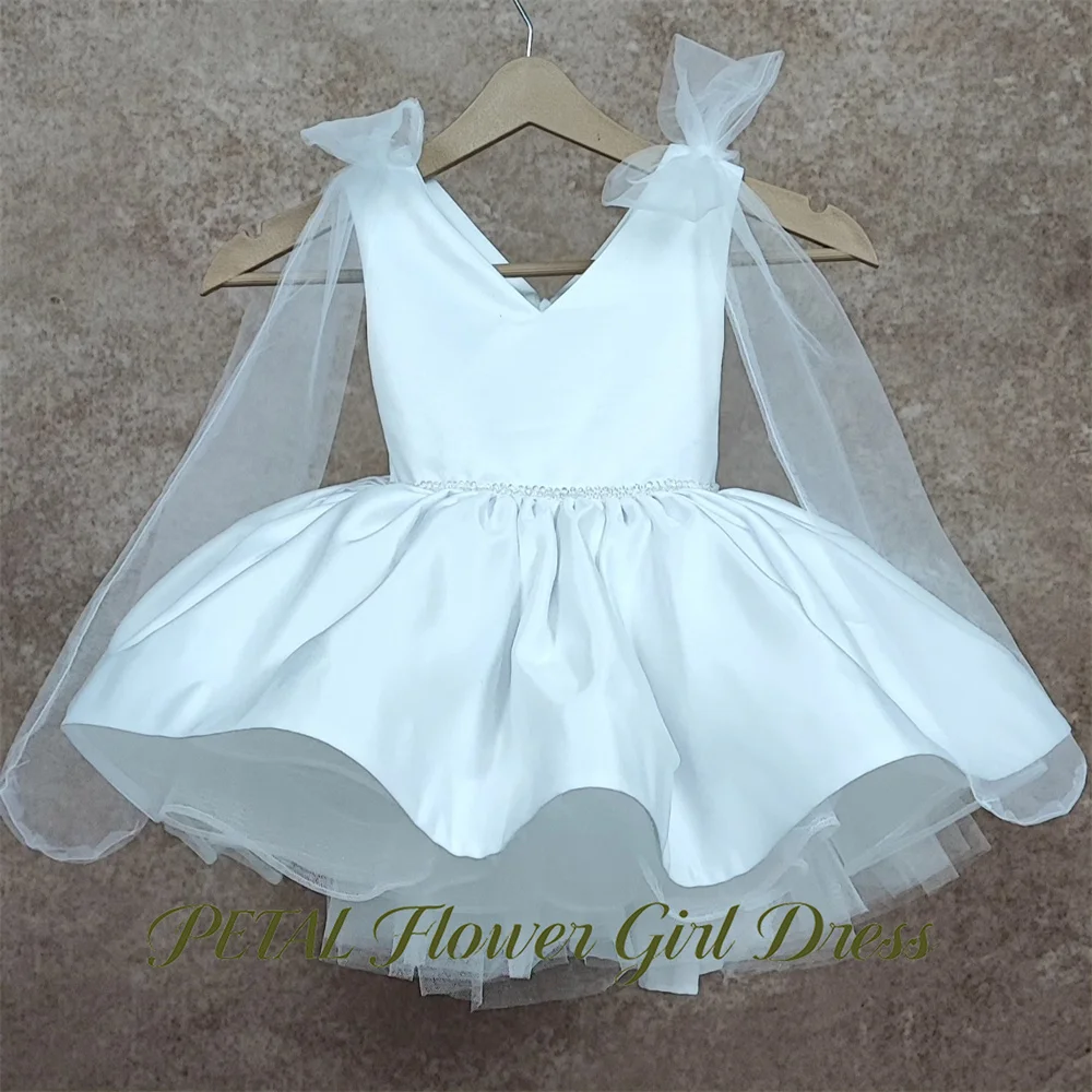 Petal White V Neck Princess Girls Dress Shoulder Bows Ball Gown Party Tutu Dresses Crystal Beaded Band Tutu Fluffy Prom Gown