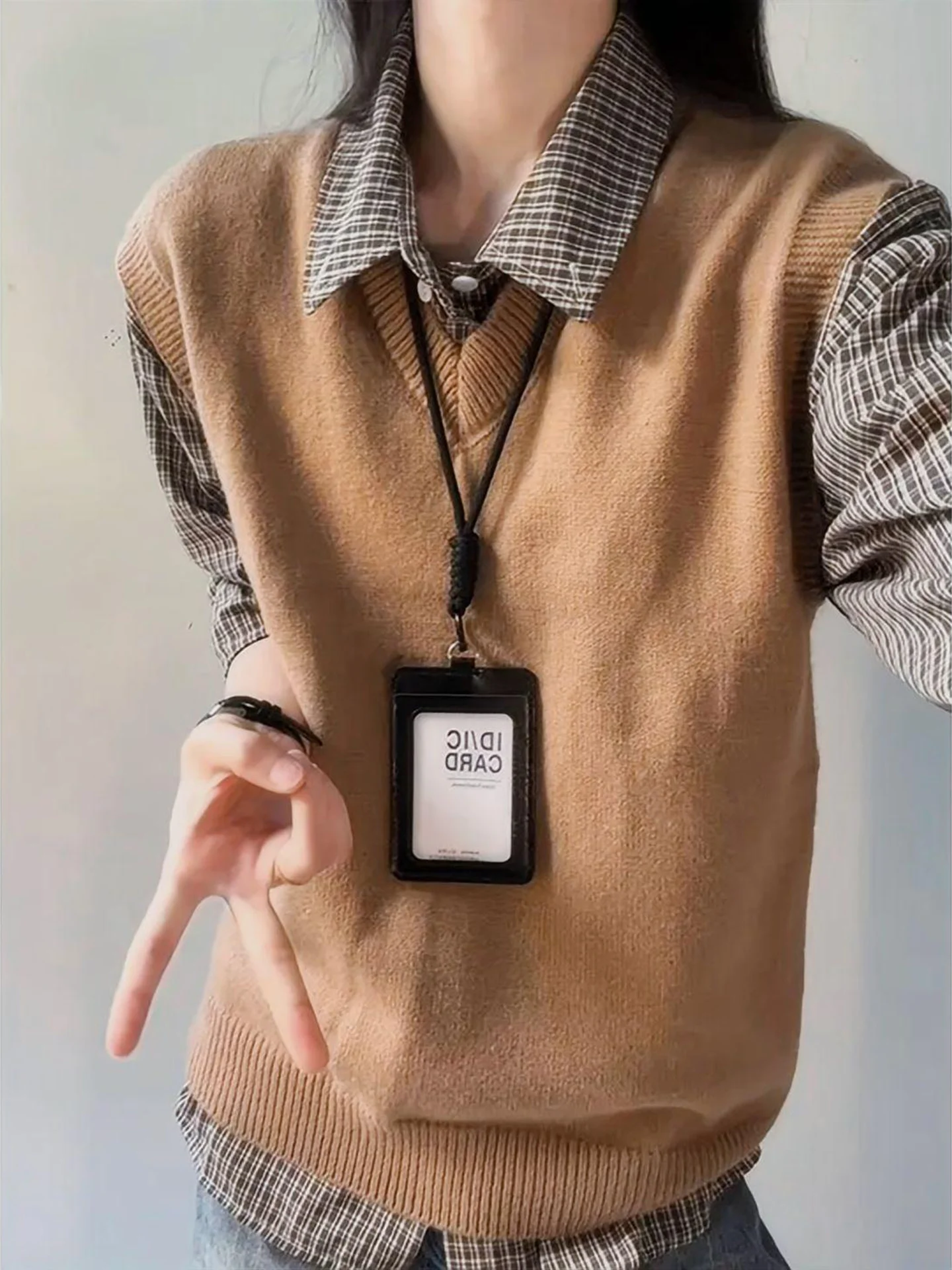 

Ретро-жилет цвета хаки с V-образным вырезом, вязаный, для осеннего многослойного ношения, мягкий, повседневный, дышащий трикотажный топ