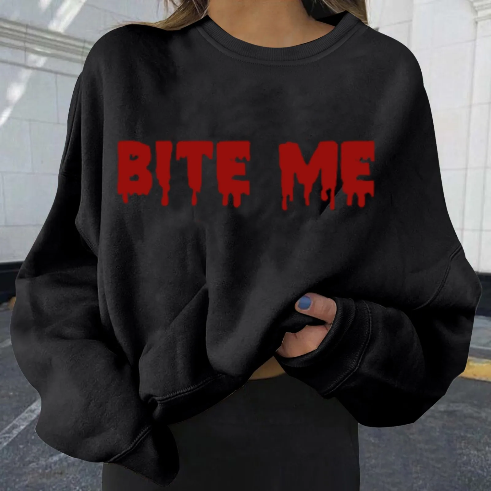 เสื้อสเวตเตอร์พิมพ์ลายตัวอักษร Bite ME ของผู้หญิงเสื้อสเวตเตอร์ไม่มีหมวกฮาโลวีนเสื้อคอกลมลำลองพิมพ์ลายแขนยาว hoodie