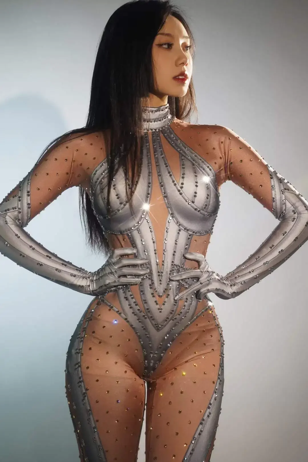 Pole Dance Nachtclub 2026 Neue Overalls Frauen Atemberaubende Silber Orange Strass Bühne Leistung Rave Festival Body Anzüge