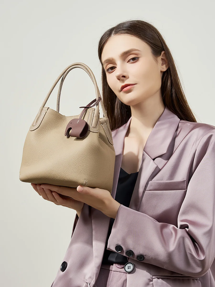 

2025 Summer New Fashion Genuine Leather Bucket Bag Niche Top Layer Cowhide Retro Shoulder Crossbody Handbag/Carry-on Basket Bag