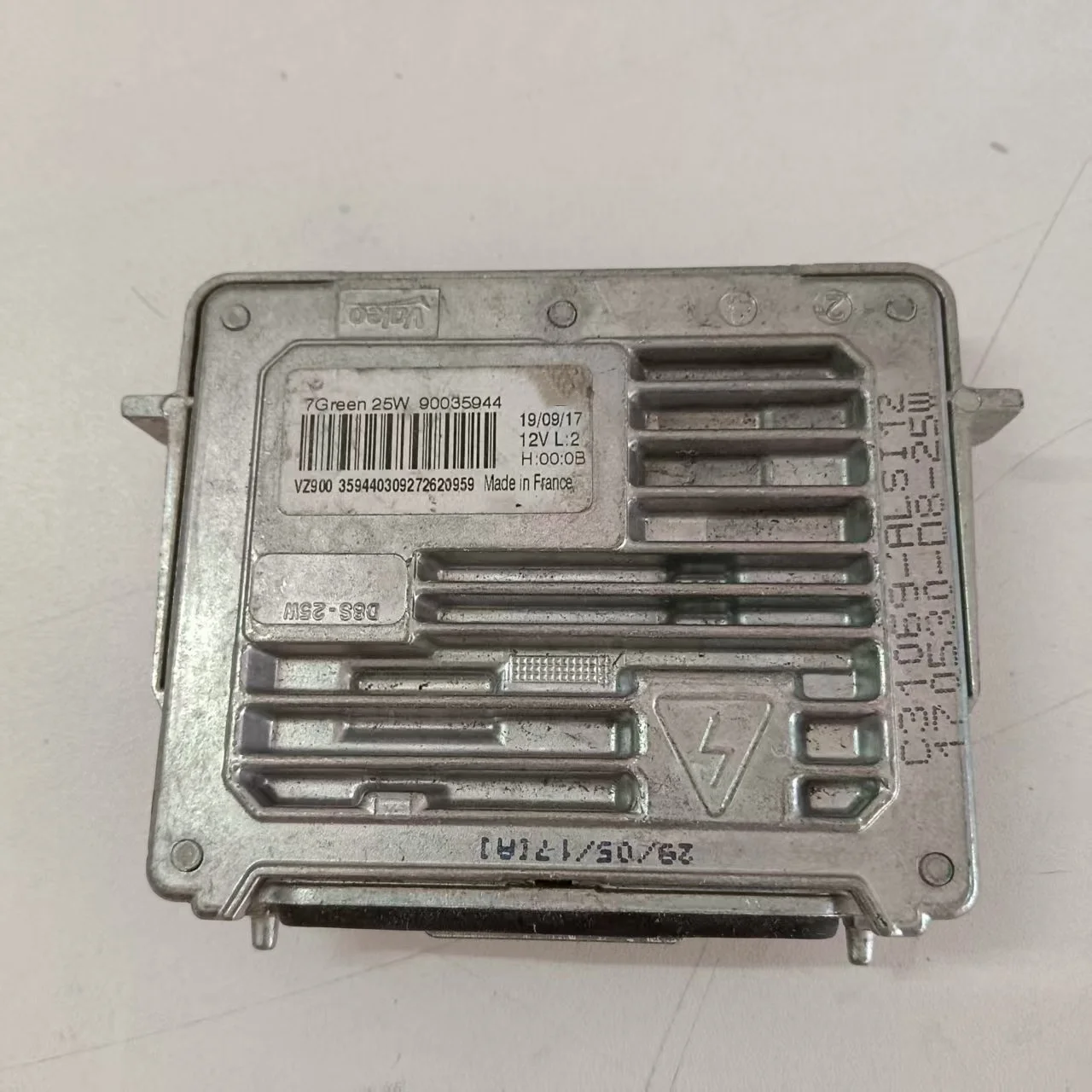 90035944 D8S 25W Or…