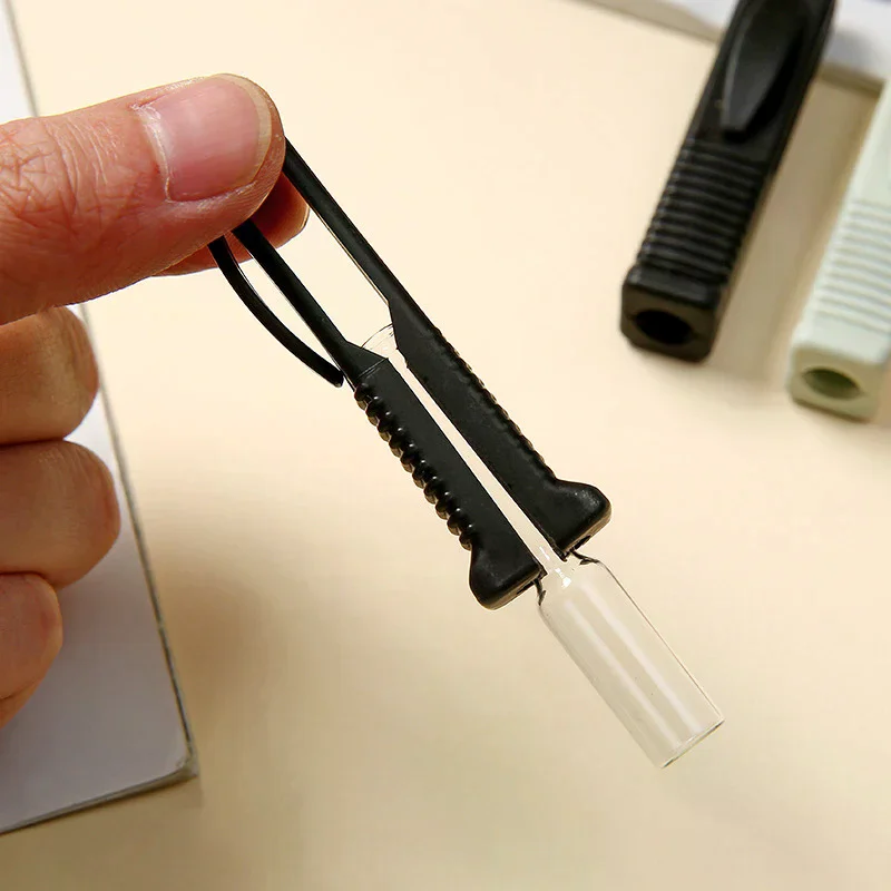 Otwieracz do ampułek, urządzenie do cięcia, dla pielęgniarek domowych i lekarzy, otwieracz do fiol, narzędzie do rozbijania ampułek, przenośny, plastikowy.