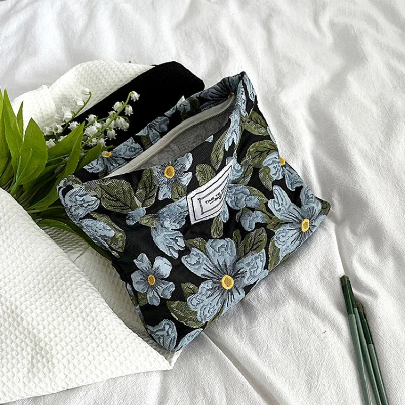 New Fashion Color-Match Floral Jacquard Cosmetic Bag Travel Makeup Pouch Skincare Toiletry Organizer Clutch Wash Bag Pencil Bag