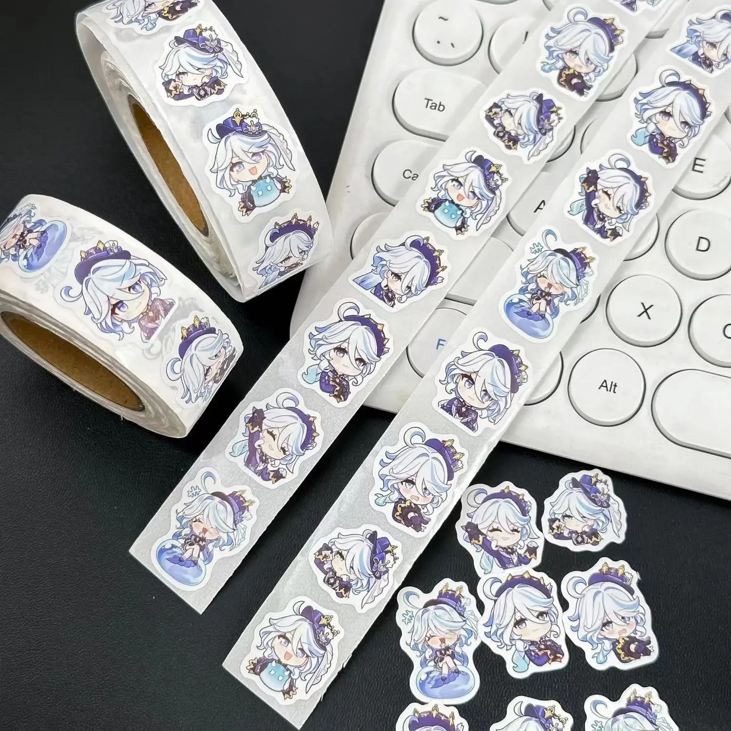 Autocollants du jeu Genshin Impact Focalors Furina pour enfant, stickers décoratifs, dessin animé, cadeau de papeterie, 500 pièces/rouleau