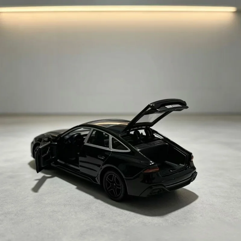 1:36 scale alloy fastback coupe model, with openable doors and sunroof, silent and non-illuminated, metal-cast static vehicle de