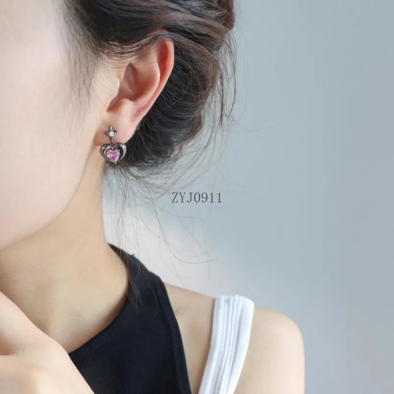[blackpink] black and pink zircon love stud earrings niche sweet and cool girl heart earrings