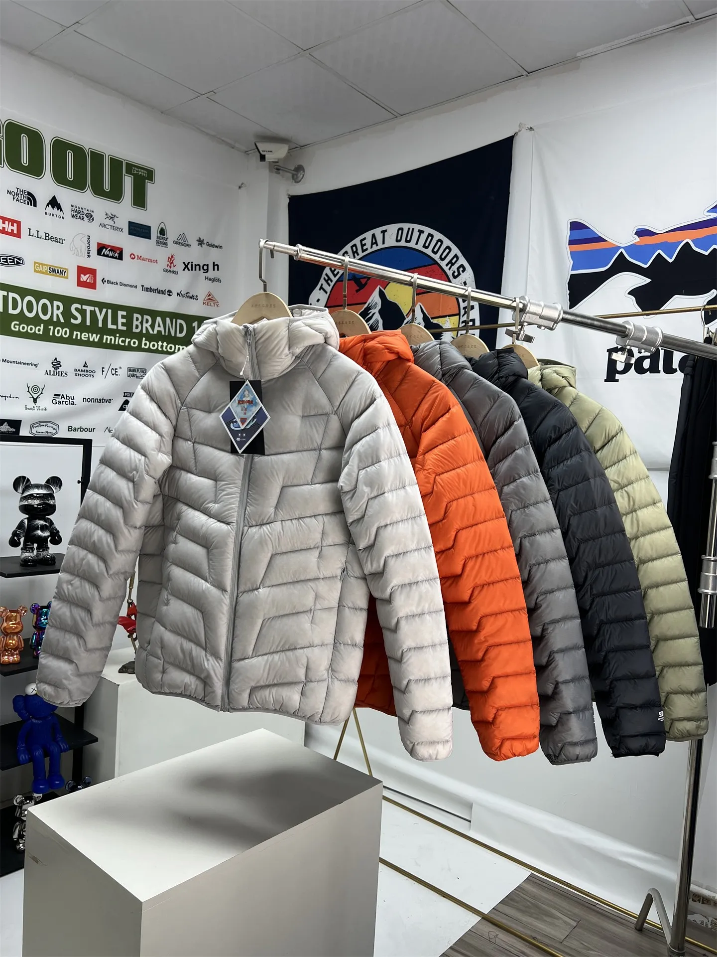 

Men's Casual Outdoor Hooded down Jaet Lightweight Windproof Water-Resistant White Du down Comfortable Faionable Urban S...