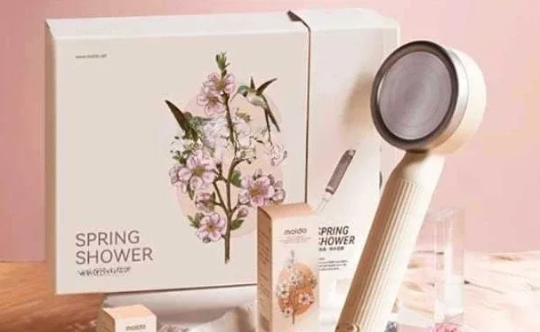 

skin care, fragrance, shower, filter, pressurization, shower, nozzle, dechlorination, handheld