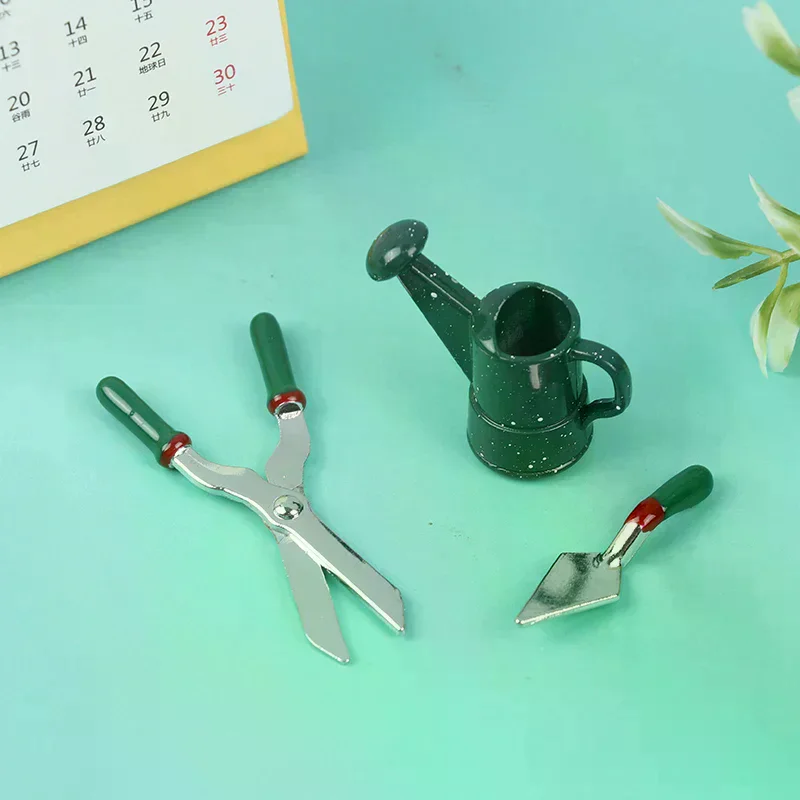 Dollhouse mini model metal watering pot scissors shovel gardening tool set 1: 12
