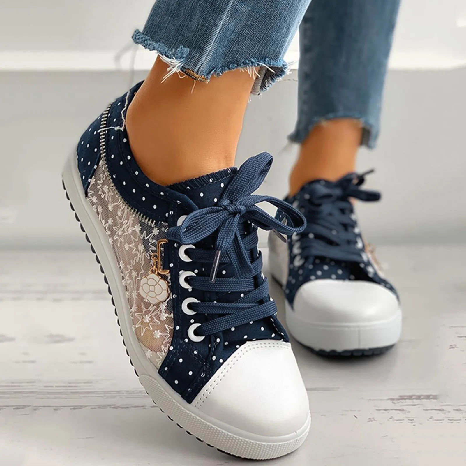 Women Shoes 2024 Fashion Summer Casual Shoes Cutouts Lace Patchwork Canvas Hollow Breathable Platform Flat Shoes Woman Footwear