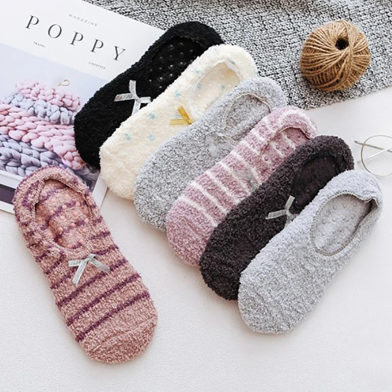 Chaussons en peluche à rayures avec nœud pour femmes, chaussures de maison mignonnes, chaussettes chaudes pour le sommeil, chaussettes de sol non