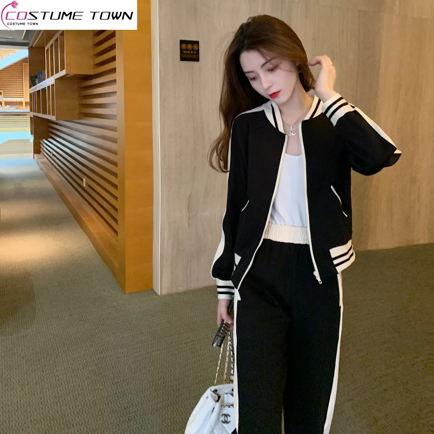 Casual Top Set Women\'s Early Spring 2023 New Fashion Temperament High Grade Slim Sports Fashion Two Piece Set Trend