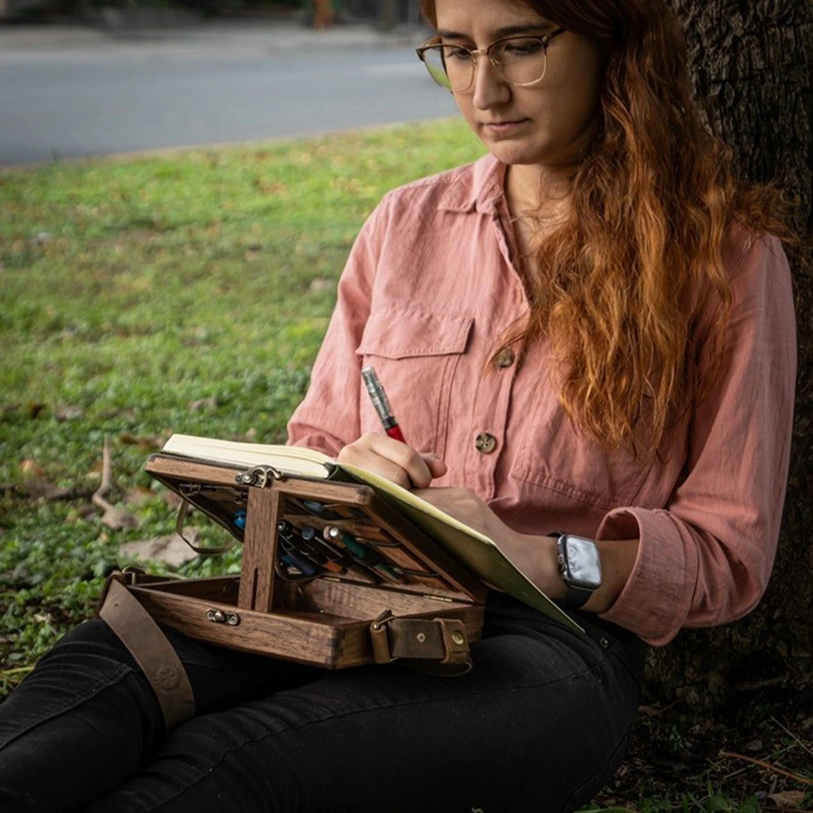 

Retro Nostalgic Writers Wood Box Women's Wood Messenger Outdoor Sketch Tool Storage with Lid Souvenir Box Bags