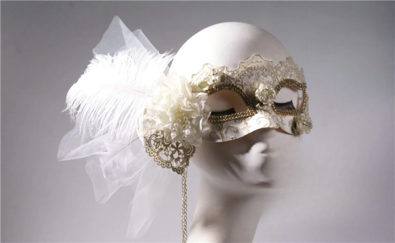 Side Flower White Feather Half Face Halloween Mask Women's Makeup Ball Princess Party Mask High-end Lace Gorgeous