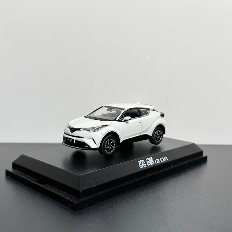 Diecast 1:43 Scale IZOA Alloy Car Model Collection Souvenir Static Display Ornaments Vehicle Decoration Toy Boy Holiday Gift