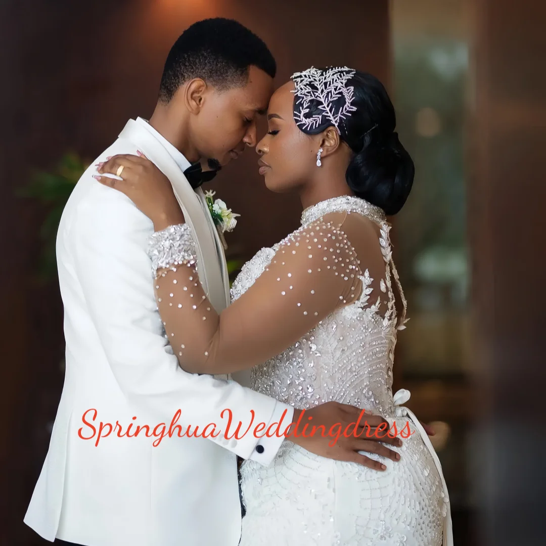 

Customized High Neck Sparkly Beads Wedding Dress for Bride Illusion Long Sleeves Church Plus Size Tiers Bridal Gown