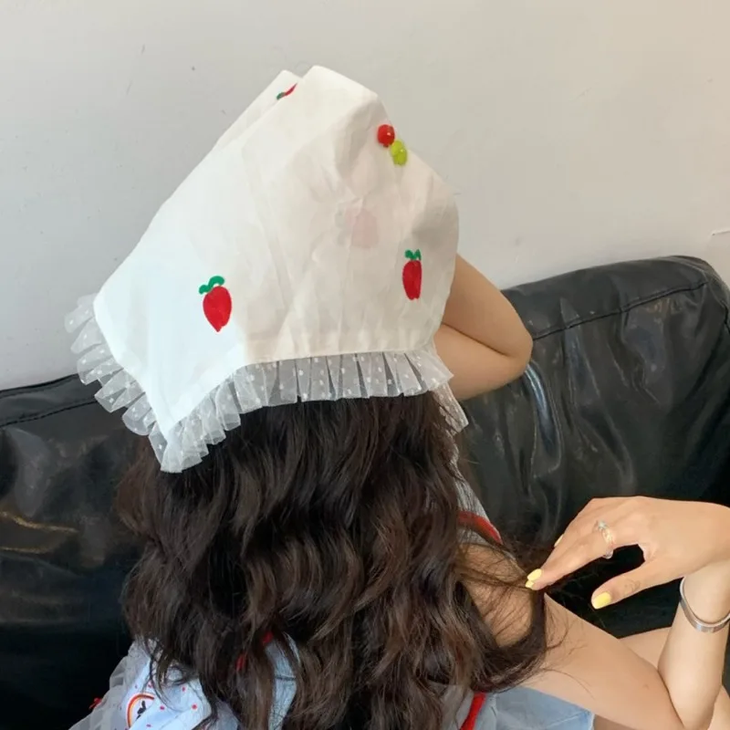 かわいいアップルスイートガールレースボタンヘッドバンド通気性のある軽量多用途ヘアスカーフ若い女性のためのデイリーカジュアルヘアアクセサリー