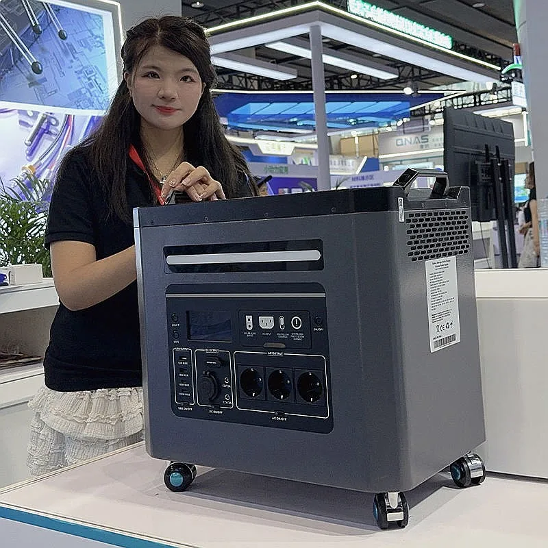 Station d'alimentation tout-en-un UE PL avec batterie au lithium LiFePO4 à semi-conducteurs, 5000 cycles, 3300W, 48V, 300Ah, 3.3KWh