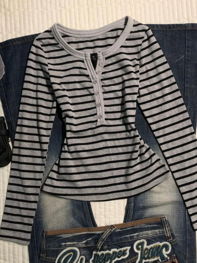 Korean Vintage Style Striped T-shirts Woman Hot Chick Streetwear Autumn Slim Tops Long Sleeve Fashion Design Button Clothes New