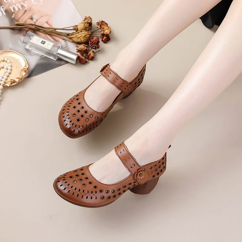 2025 موضة أنيقة جوفاء أحذية من الجلد الطبيعي عالية الكعب الربيع الصيف النساء الصنادل مريحة عدم الانزلاق تنفس