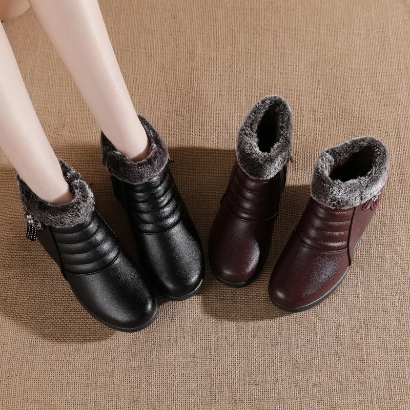 

Winter Comfortable Fleece Shoes Women Anti-slip Flat Bottom Soft Sole Cotton Shoes for Mom Large Size Warm Round Casual Shoes