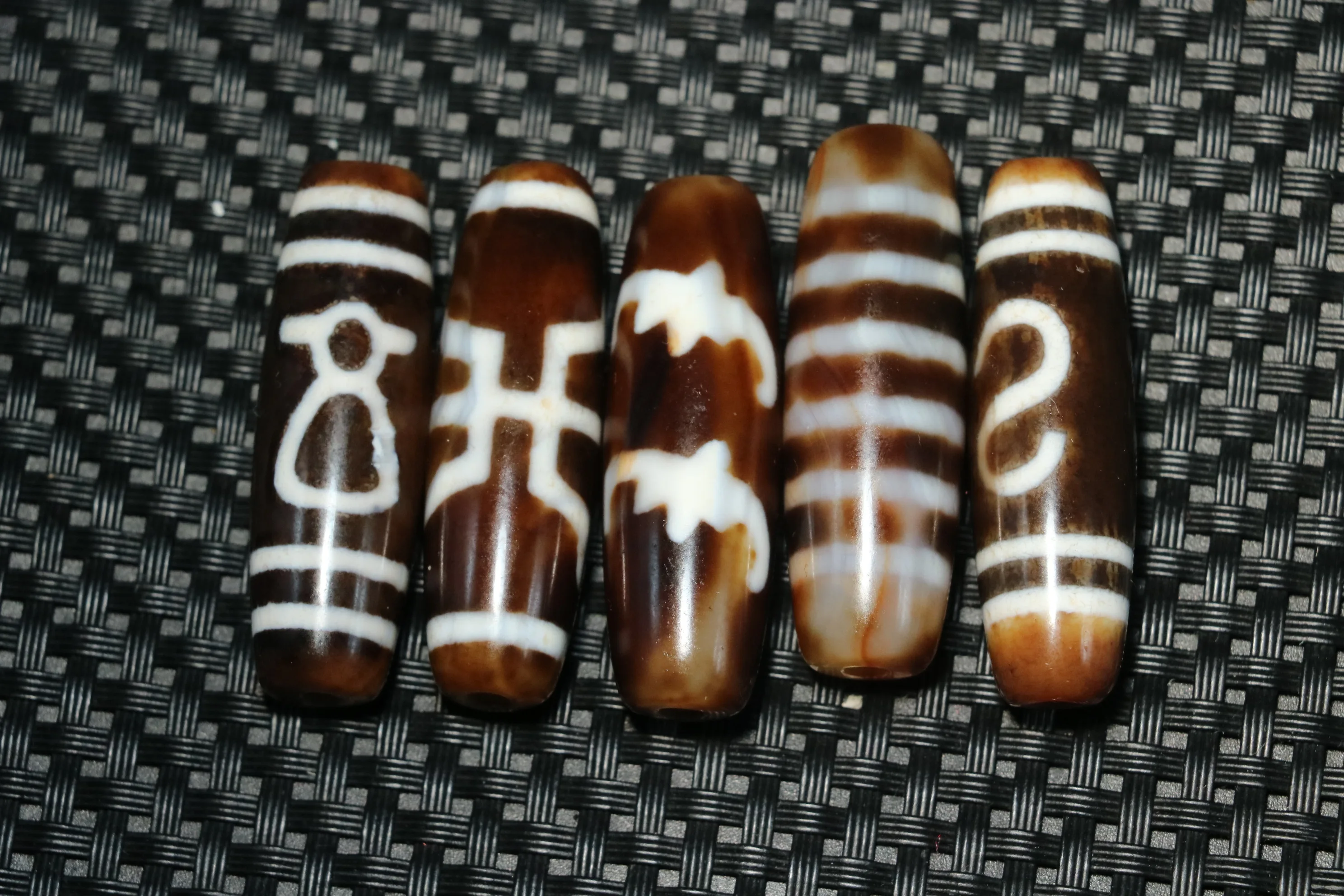 NO.4 Set of 5 PCS Energy Tibetan Top Old Agate Multiple Symbols dZi Bead Pendant 2023 For Jewelry Amulet Timestown UPD0725A456