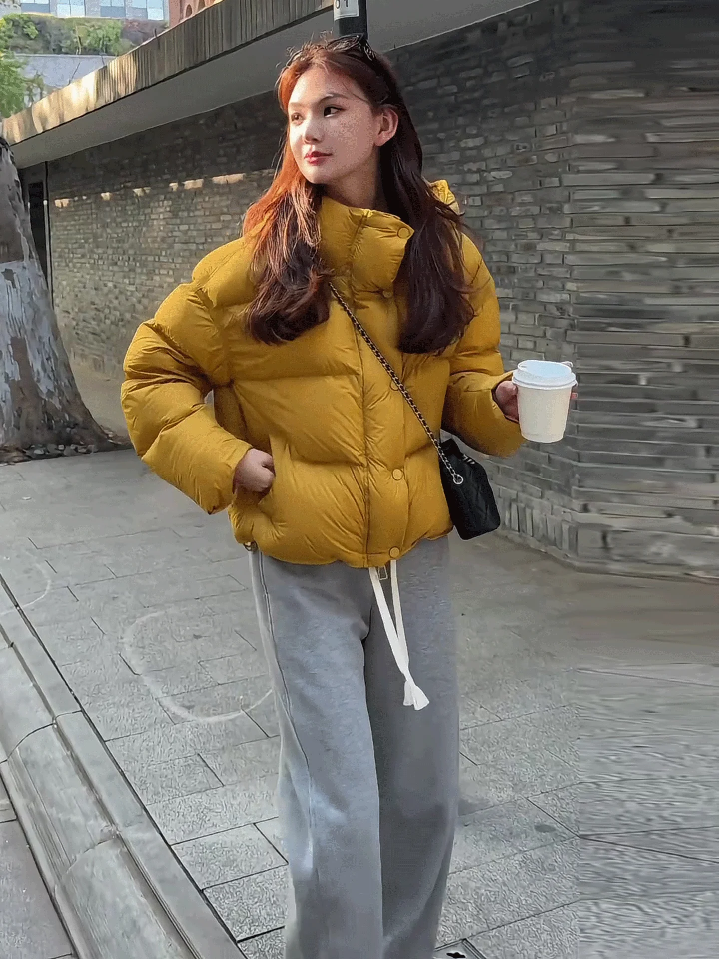 Puff Yellow Ort Damen Daunenjacke 2025, neue Winter-Tie-Oberbekleidung, lässige Passform, reguläre Passform, weiße Du-Daunenfüllung