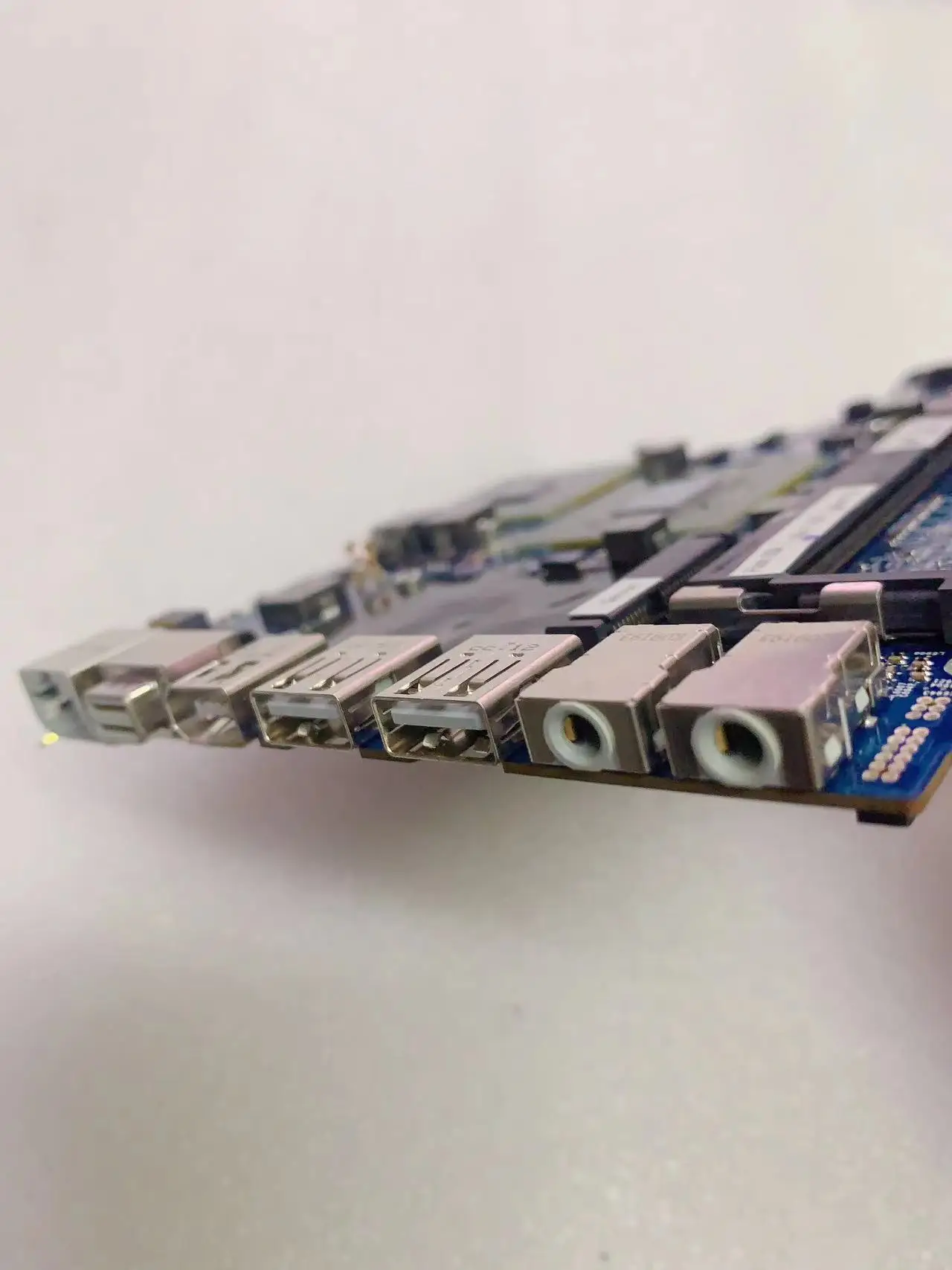 Imagem -03 - Testado Boa Motherboard Laptop 8202496-a Cpu Mainboard Slge3 P7350 Mcp79mz-b3 para Apple Macbook A1181