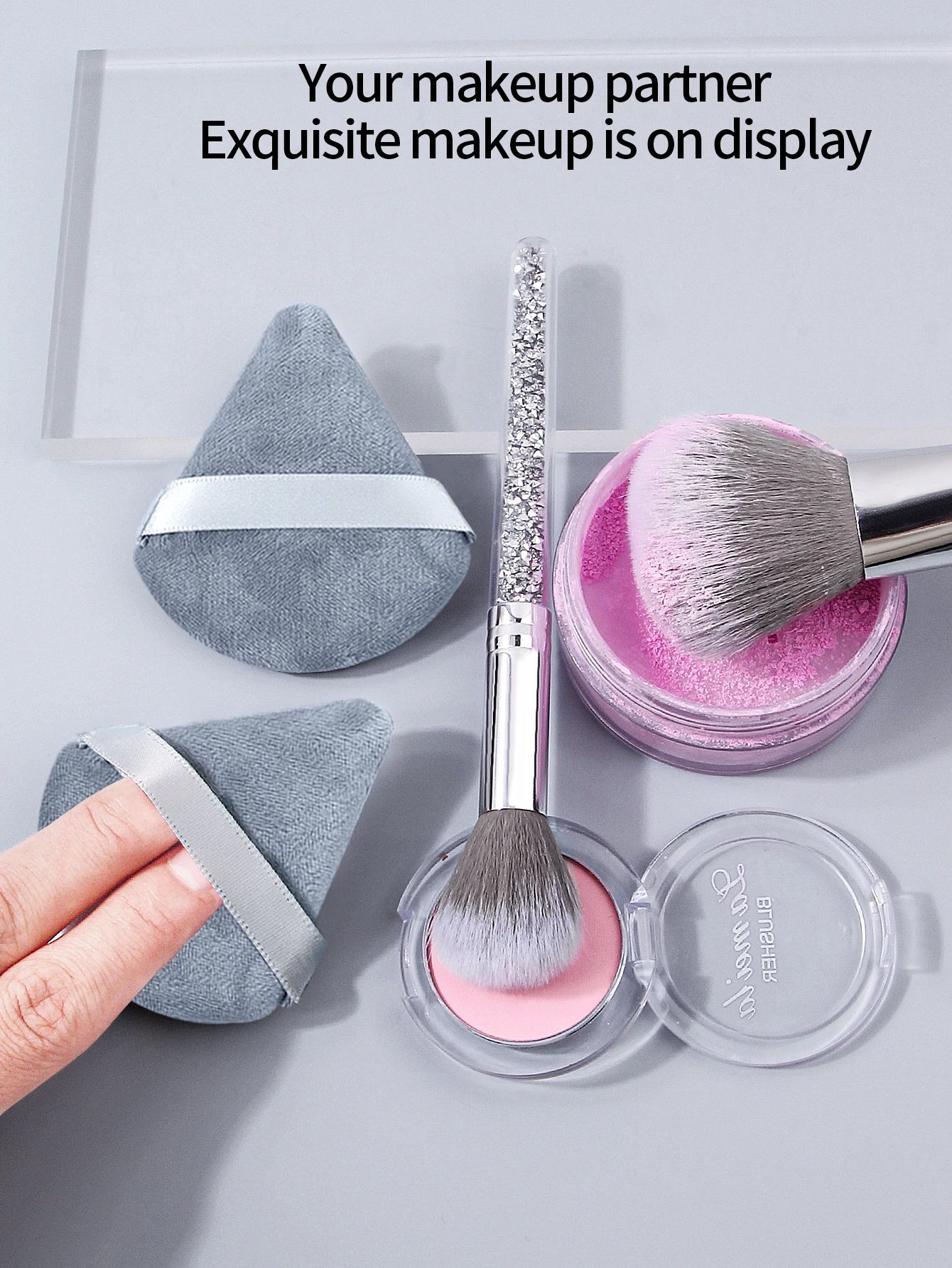 مجموعة فرش مكياج عالية المظهر مكونة من 8 قطع، بما في ذلك غطاء فرشاة بمقبض ماسي + نفخة مسحوق مثلثة + حقيبة تخزين