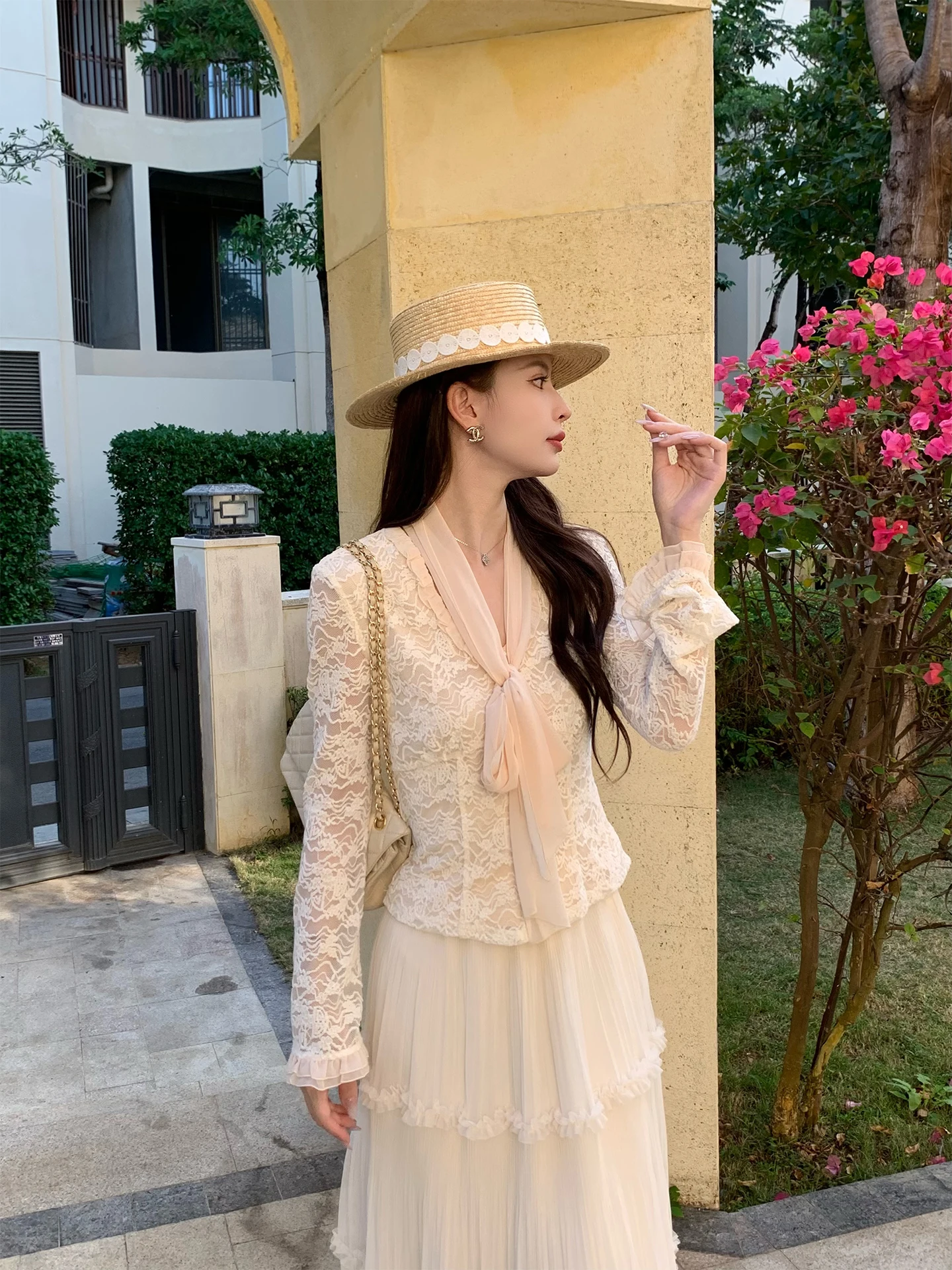 

Ele Hollow out Lace irt Women's High End Sensation Beige Spring New Sle Casual Sle Straight Cut Knot