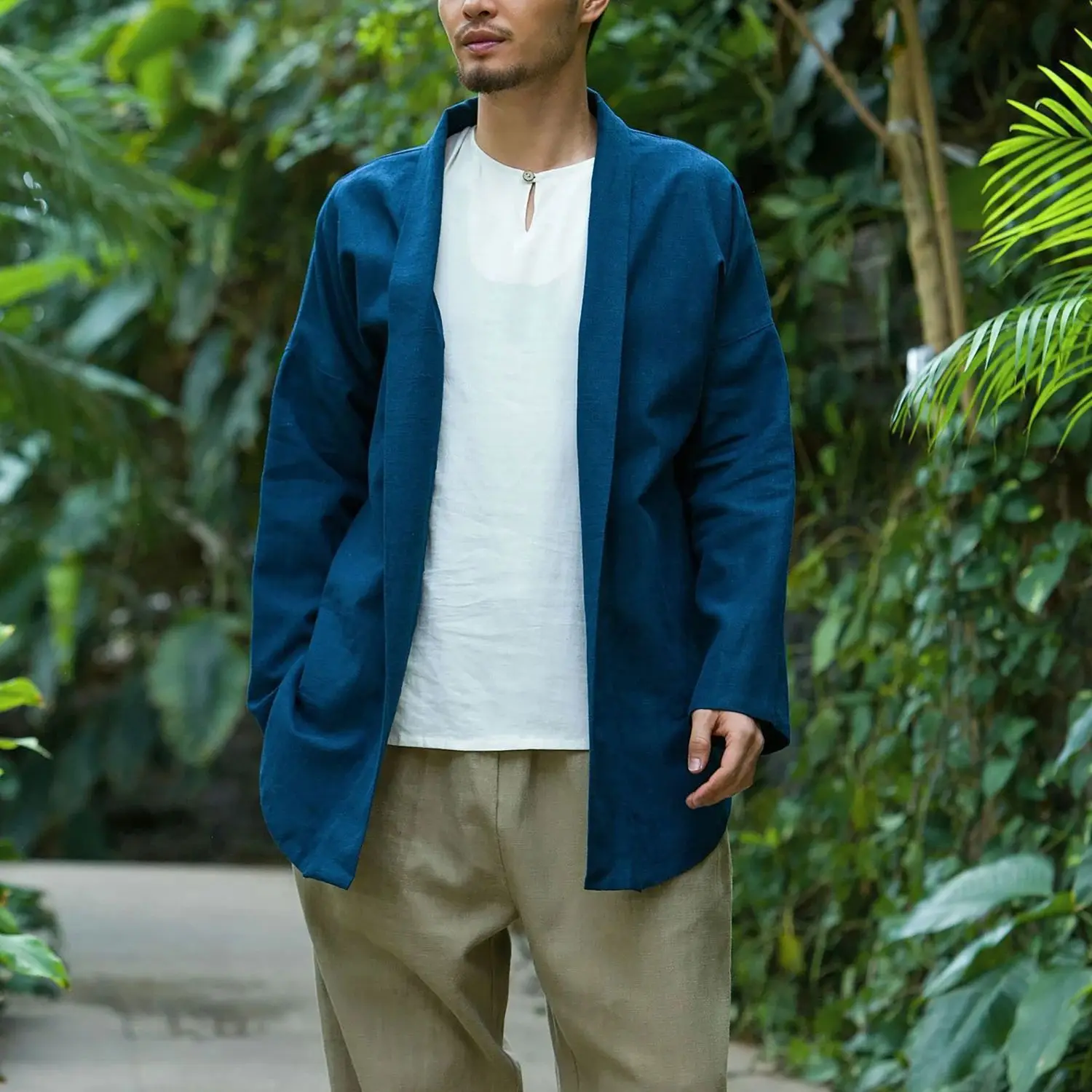 

LZJN 2026. Новое весеннее мужское поступление: повседневная куртка Ramie с открытой передней частью, однотонная, в этническом стиле и дизайне средней длины.