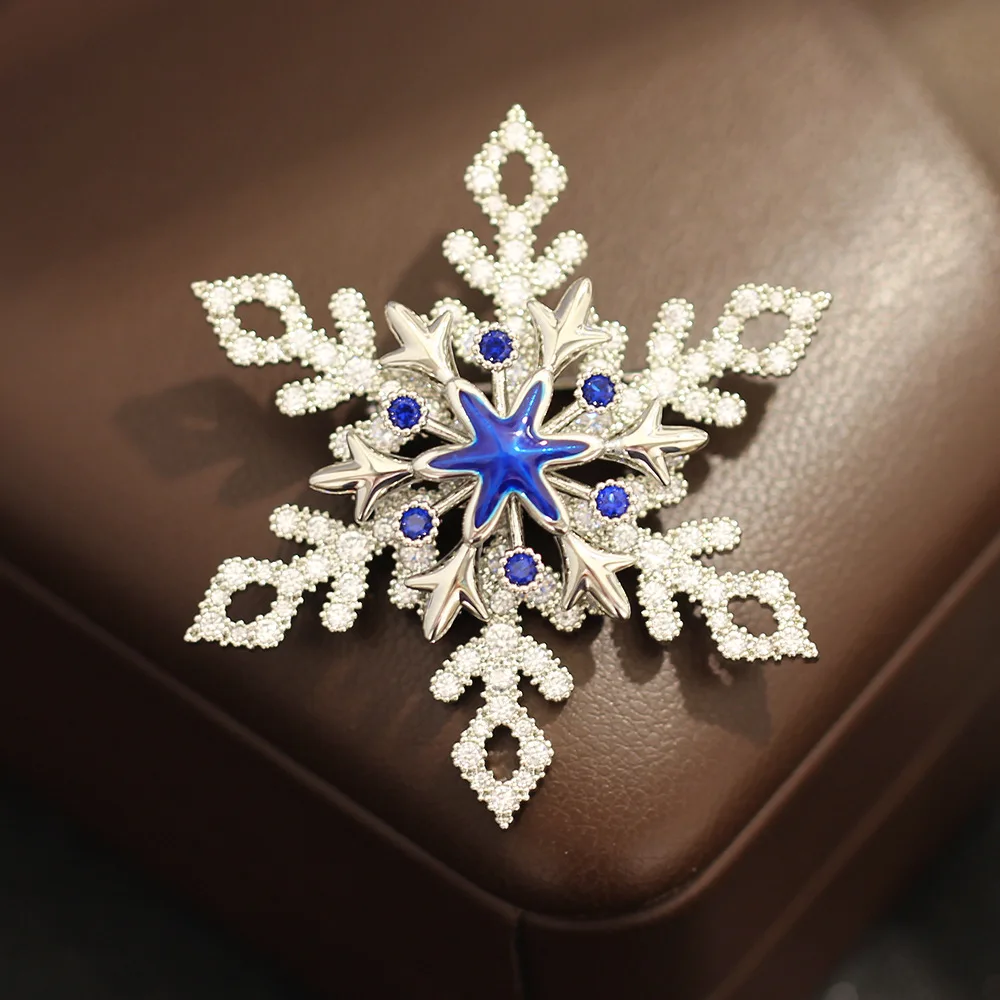 

Rotating Snowflake Brooch,Two-Tone Enamel Drip Design, Christmas Winter Vintage Pin