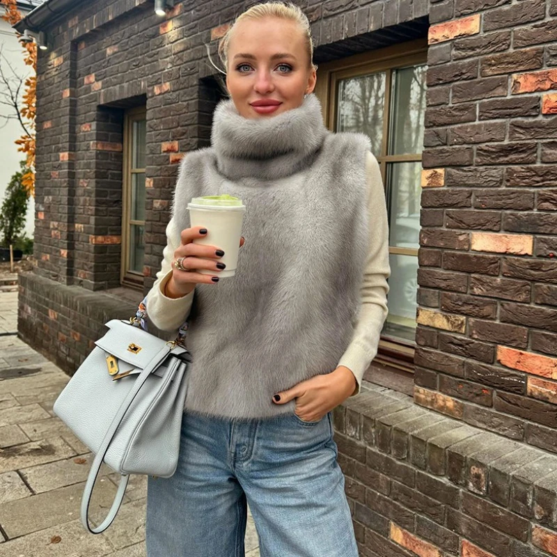 

TARUXY Turtleneck Faux Fur Sleeveless Vest Women's Solid Loose Button-Down Keep Warm Maomao Fashion Commuting Vest Autumn Winter