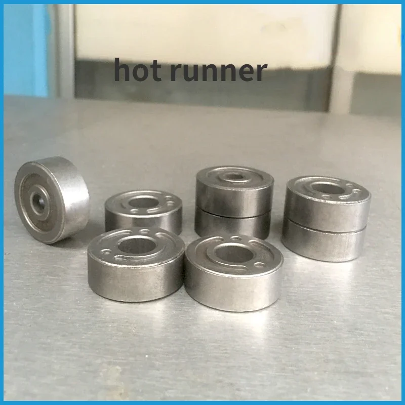 1 blocco porta con isolamento termico per canale caldo