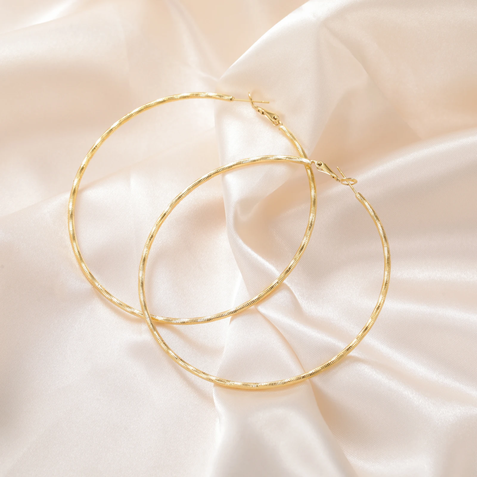 Unift موضة مبالغ فيها دائرة كبيرة هوب أقراط للنساء الفولاذ المقاوم للصدأ المعادن أقراط مستديرة هدايا مجوهرات حفلات الزفاف #3