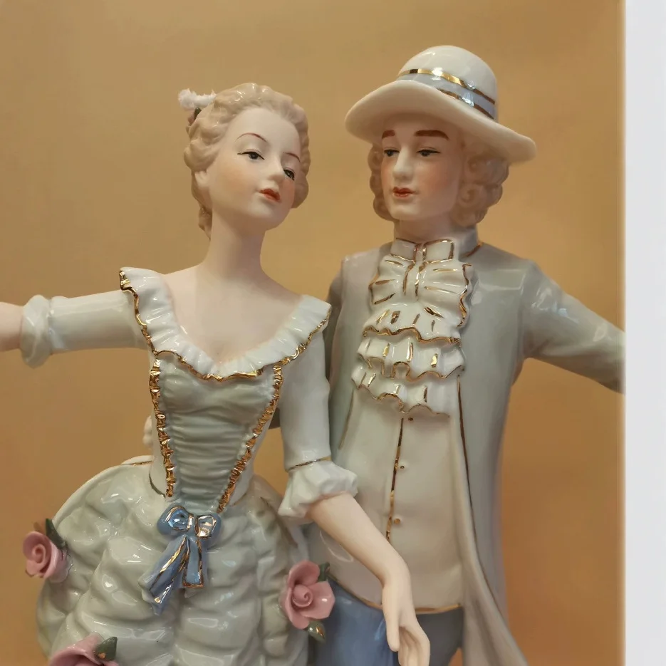 *-*European ceramic porcelain doll wedding gift ornament couple European luxury character villa home decoration.